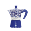 Moka Dolce&Gabbana Blu Mediterraneo: design elegante e raffinato per una caffettiera in alluminio che unisce stile e performance in ogni tazza di caffè.