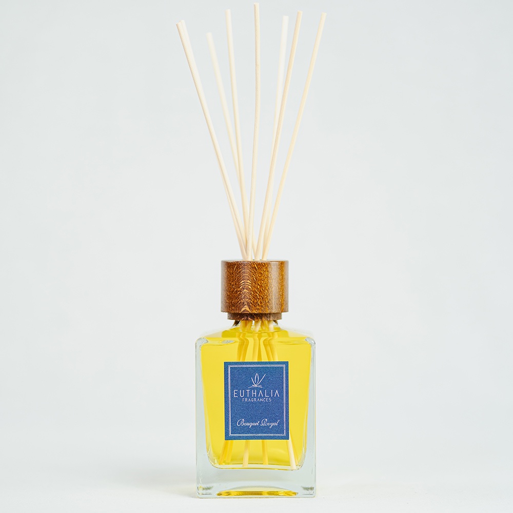 Bouquet Royal profumo ambiente Euthalia: una fragranza intensa e sofisticata che ti trasporta nel cuore delle pittoresche colline italiane.
