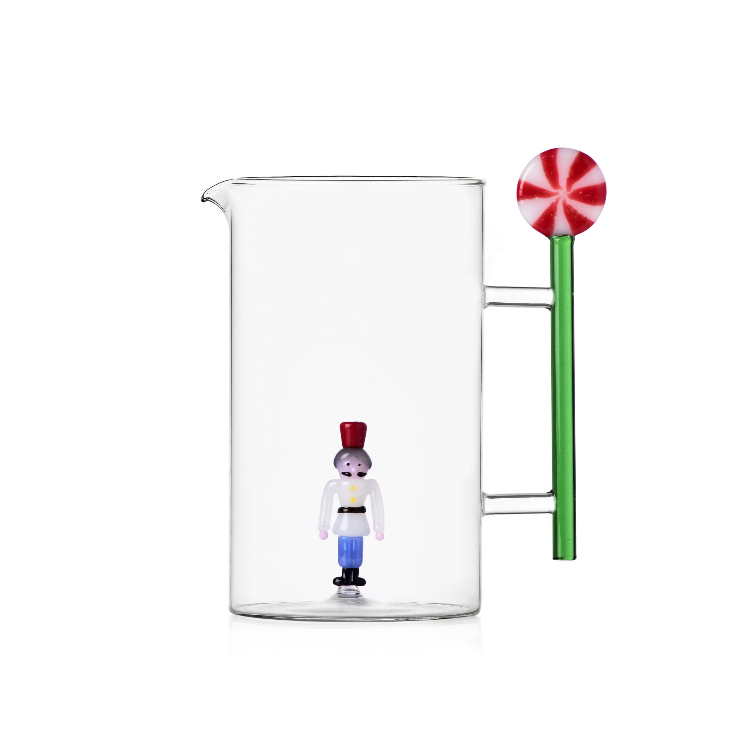 Scopri la caraffa Jug Lollipop & Soldier di Ichendorf: vetro soffiato a mano, design festivo e magia natalizia per una tavola elegante e originale.