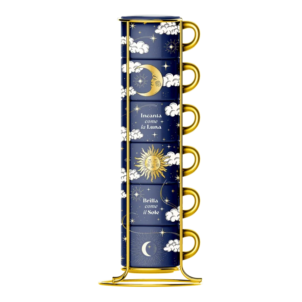 Sei tazzine impilabili Bialetti “Sole&Luna – Cielo Stellato”: porcellana blu con stelle dorate, design poetico e salvaspazio.